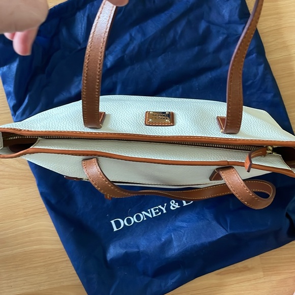 DOONEY & BOURKE White and Tan Pebble Grained Leather Large Tote - Picture 4 of 9